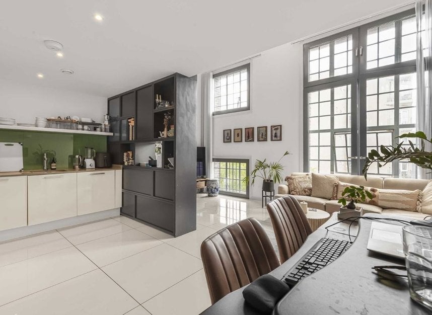 Flat Richmond Road in Greater London