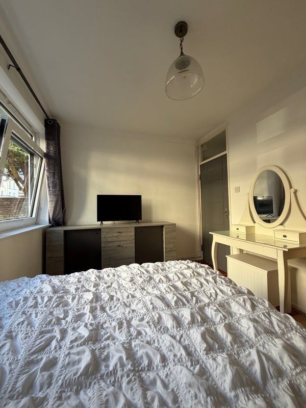 Room Blomfield Villas in City of Westminster