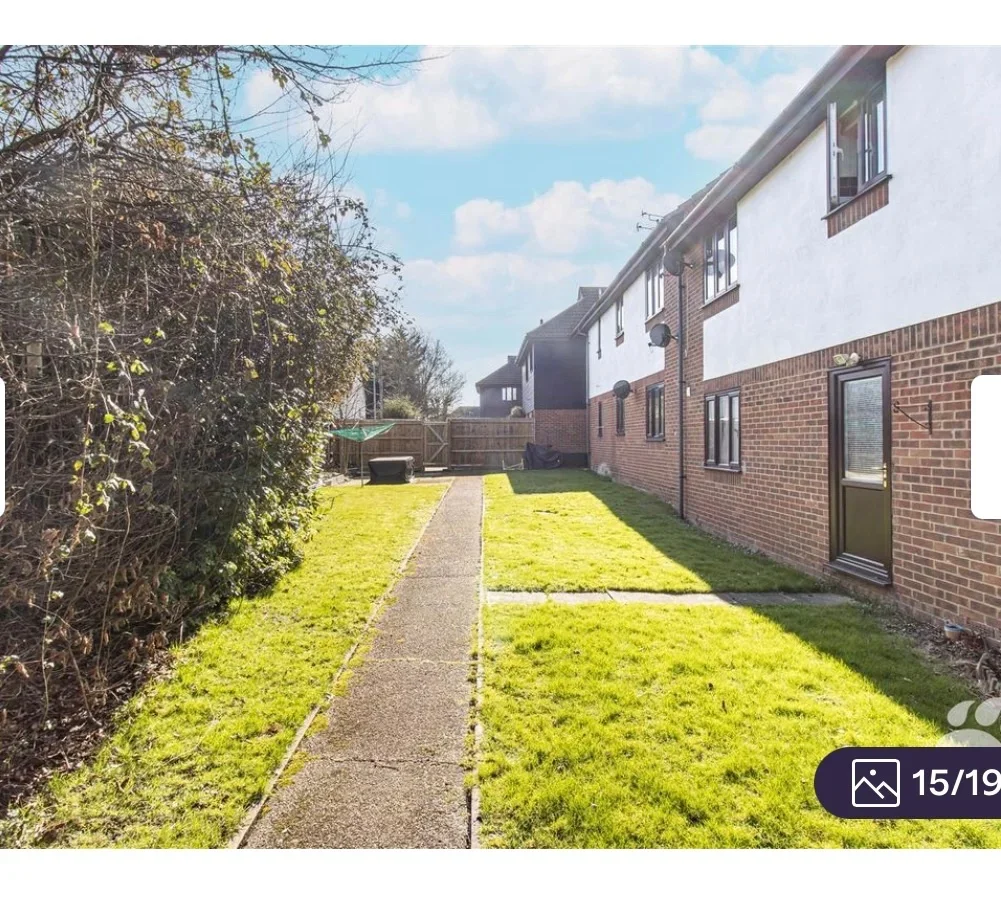 Flat Dickens Drive in Basildon