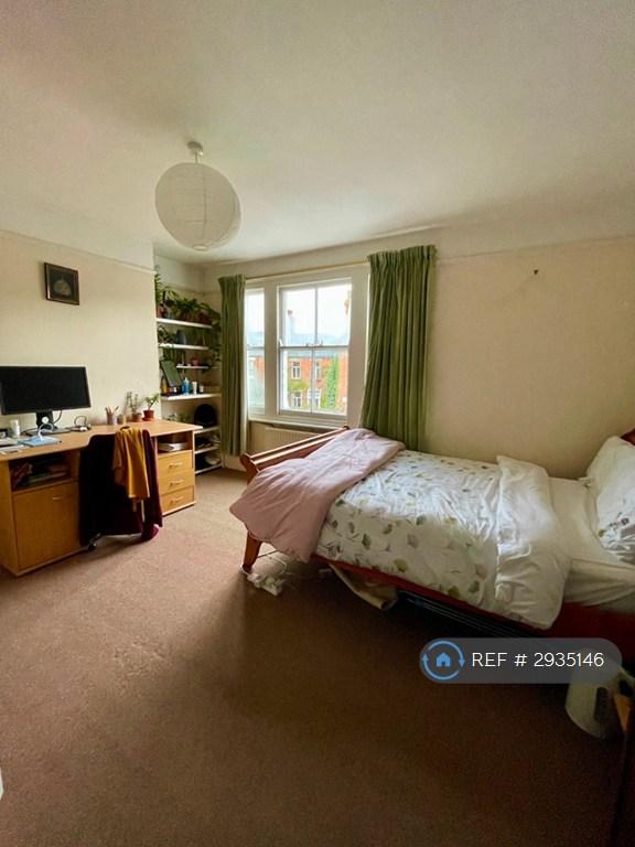 Room Alexandra Road in Oxford