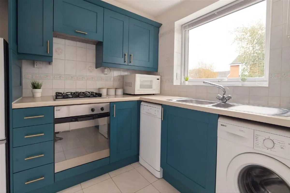 Flat Ravensmede Way in Greater London