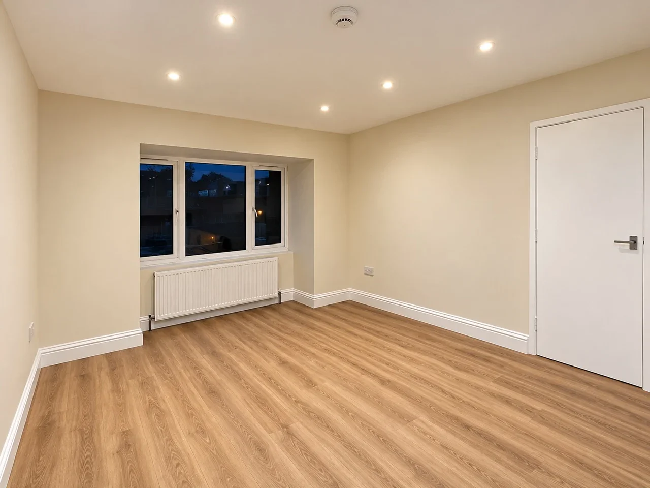 Flat M4 in Greater London