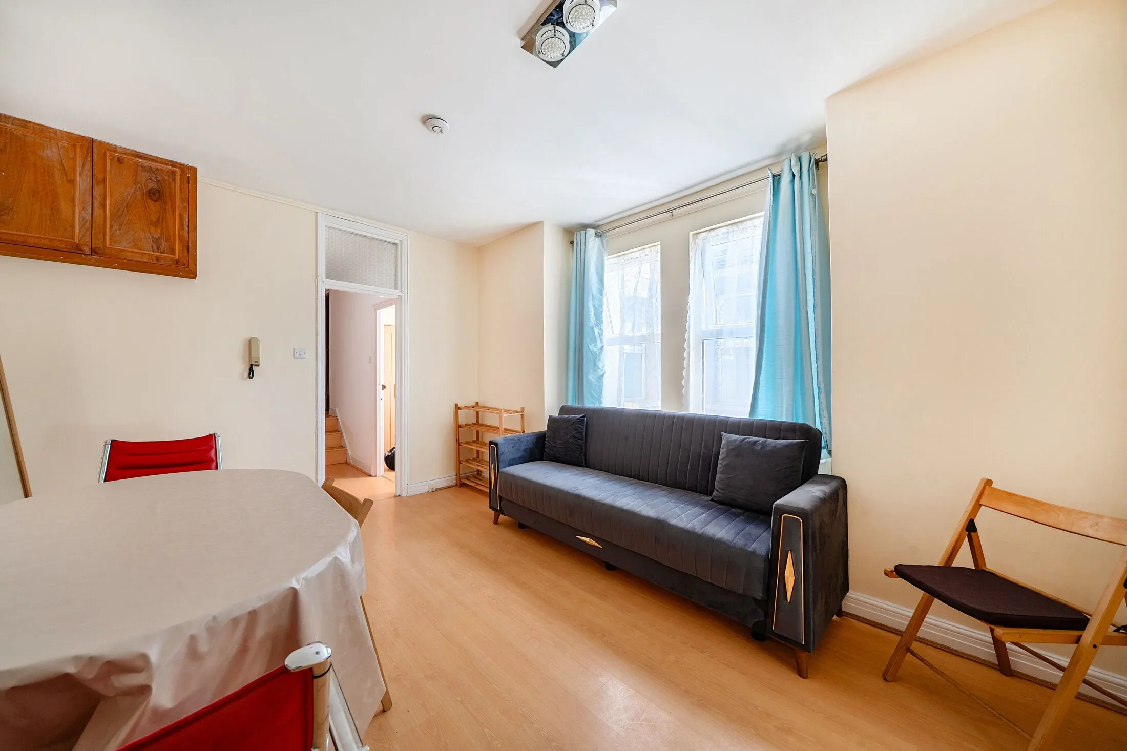 Flat Gilbey Road in Greater London