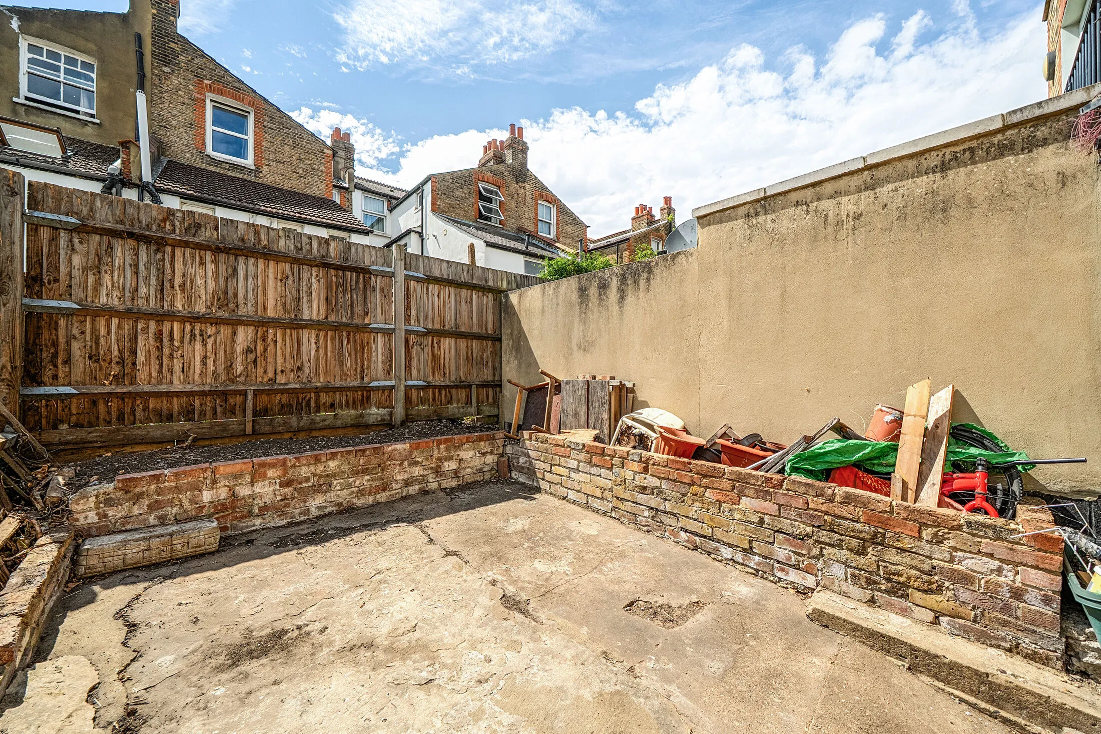 Flat Gilbey Road in Greater London
