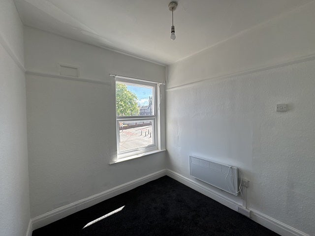 Flat Bellhouse Road in Sheffield