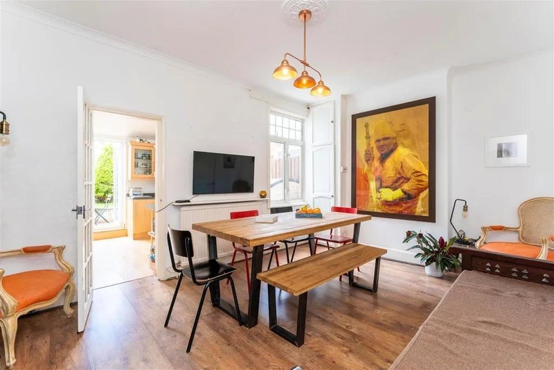 Room Gumleigh Road in Greater London