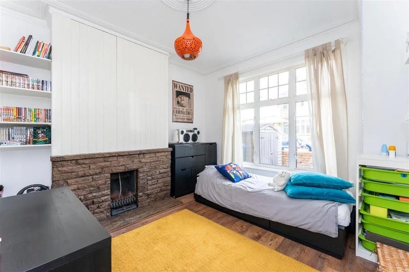 Room Gumleigh Road in Greater London