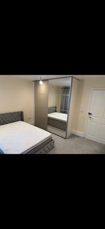 Room Leigham Court Road in Greater London