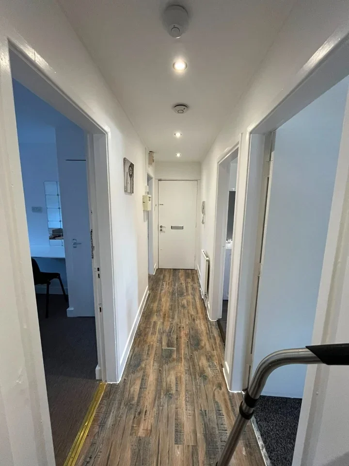 Room Belle Vue Road in Leeds