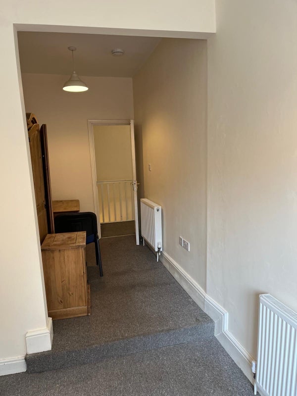 Room Stalker Lees Road in Sheffield