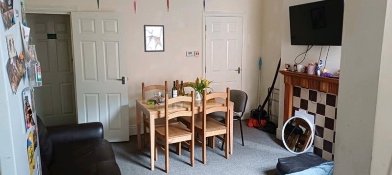 Room Stalker Lees Road in Sheffield