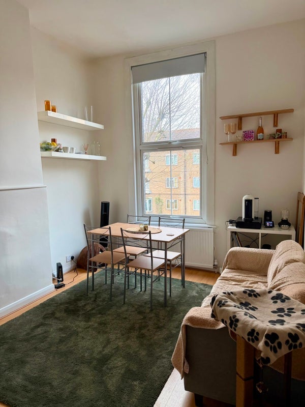 Room Ladbroke Grove in Greater London