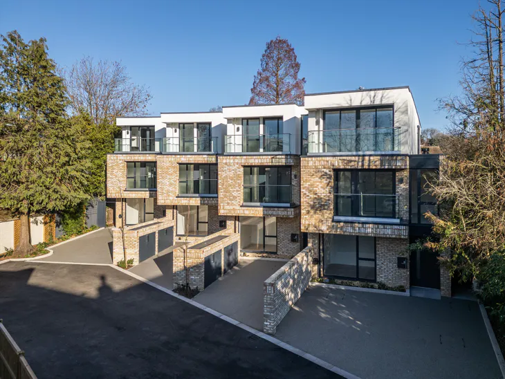 House Orchard Grove in Greater London