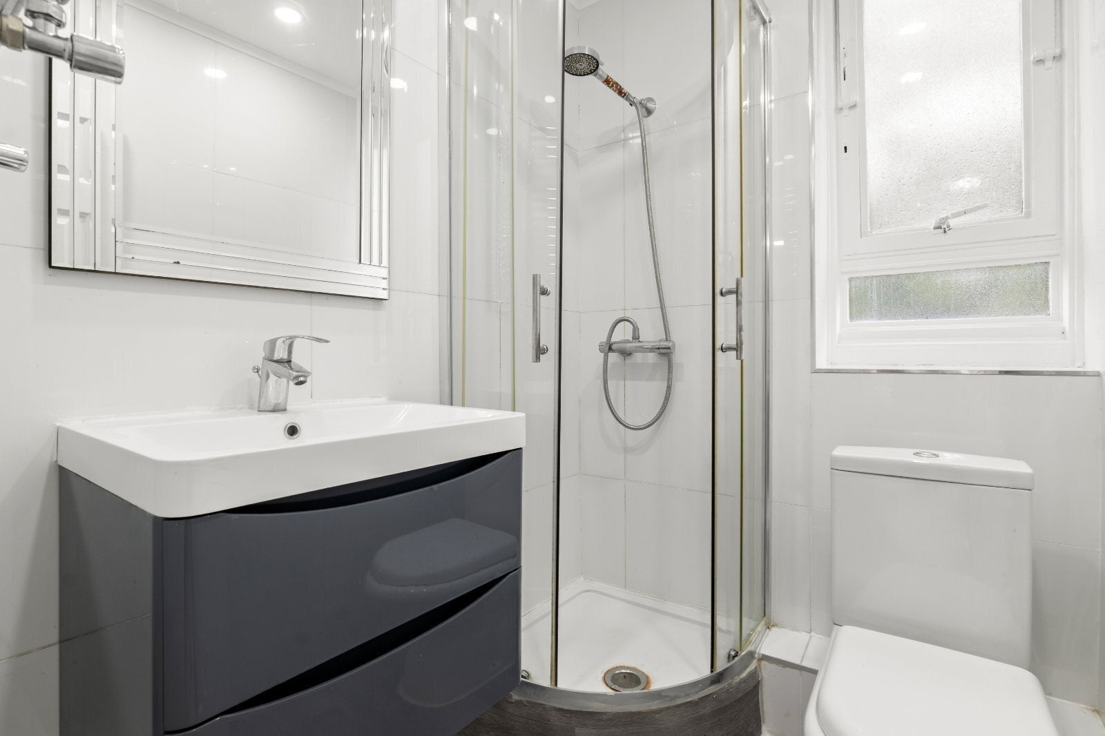 Flat Carlton Vale in City of Westminster