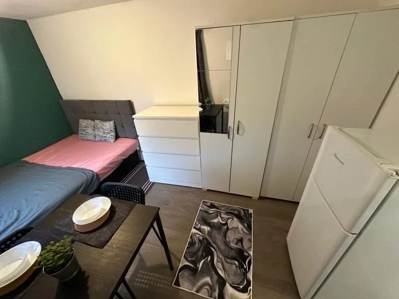 Room Hendon Lane in Greater London