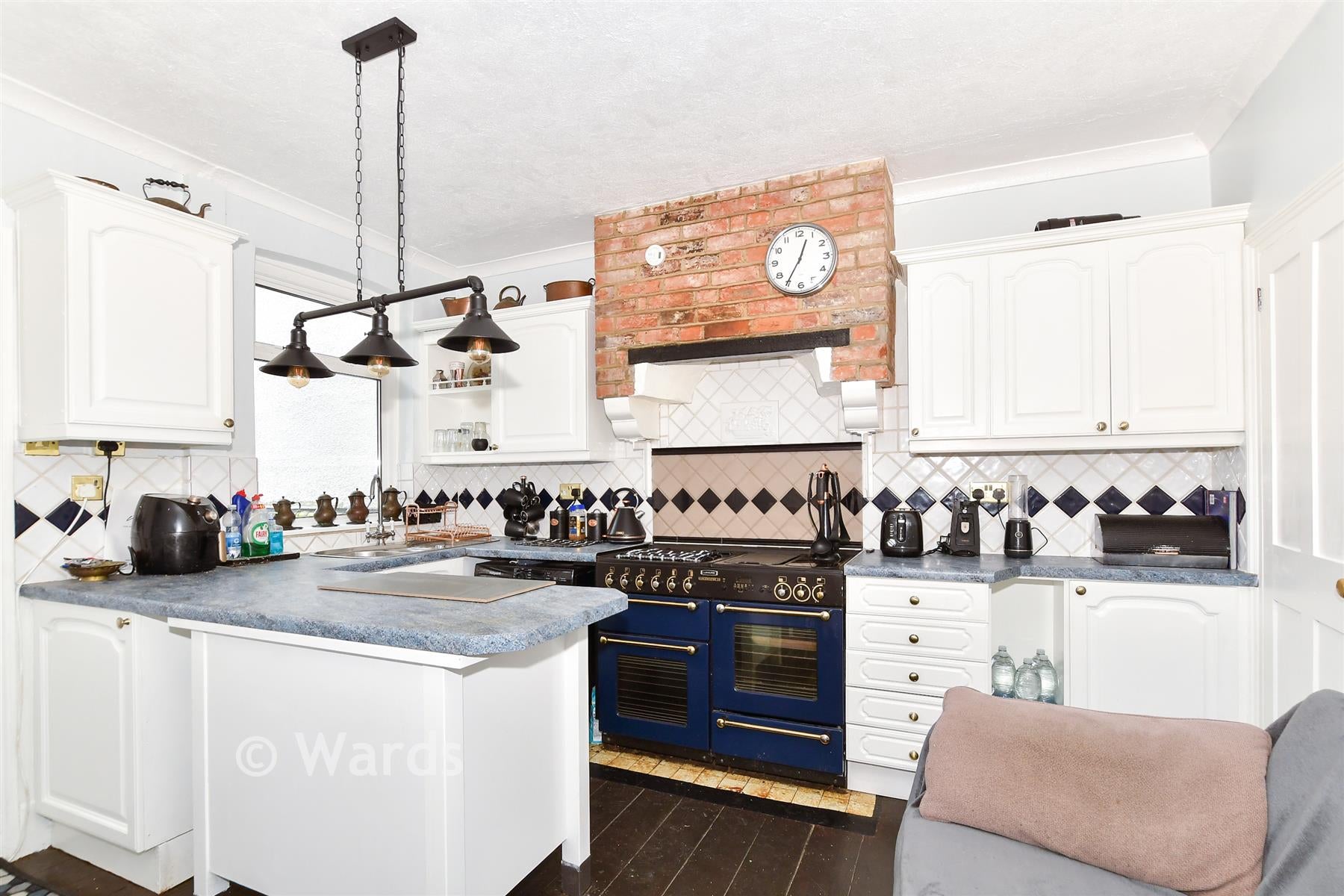 Flat Bramley Road in Tonbridge and Malling