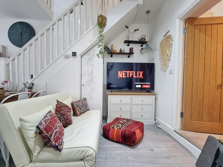Flat Algernon Road in Greater London