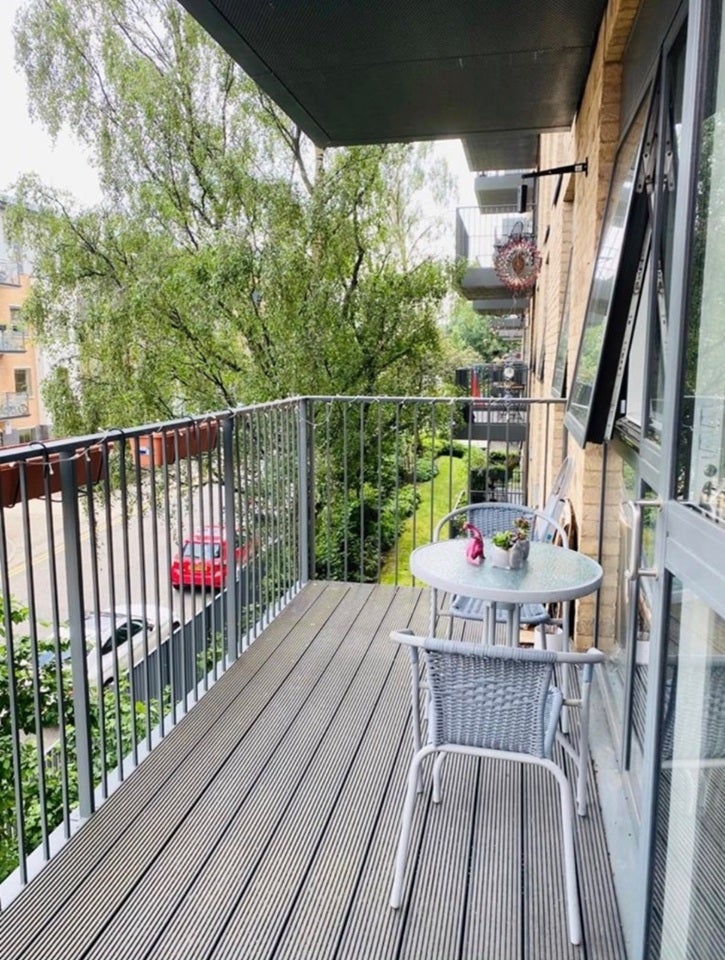 Flat St John's Road in Greater London