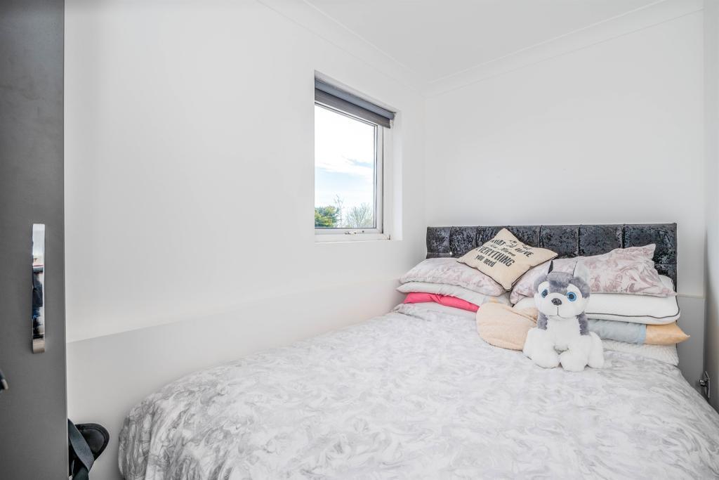 Flat Middle Down Close in Plymouth