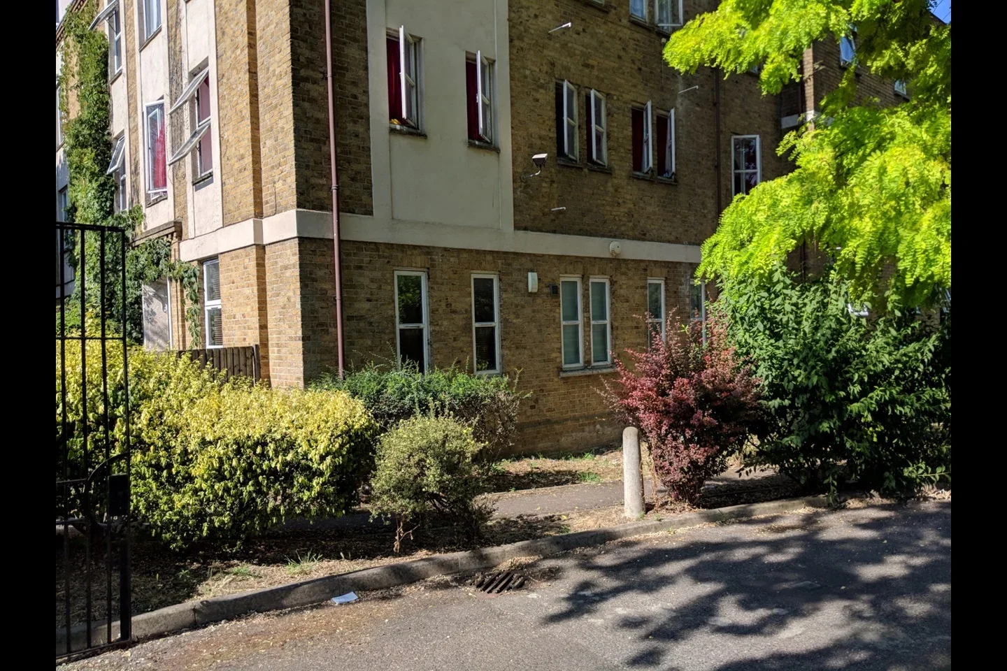 Flat Avonley Road in Greater London