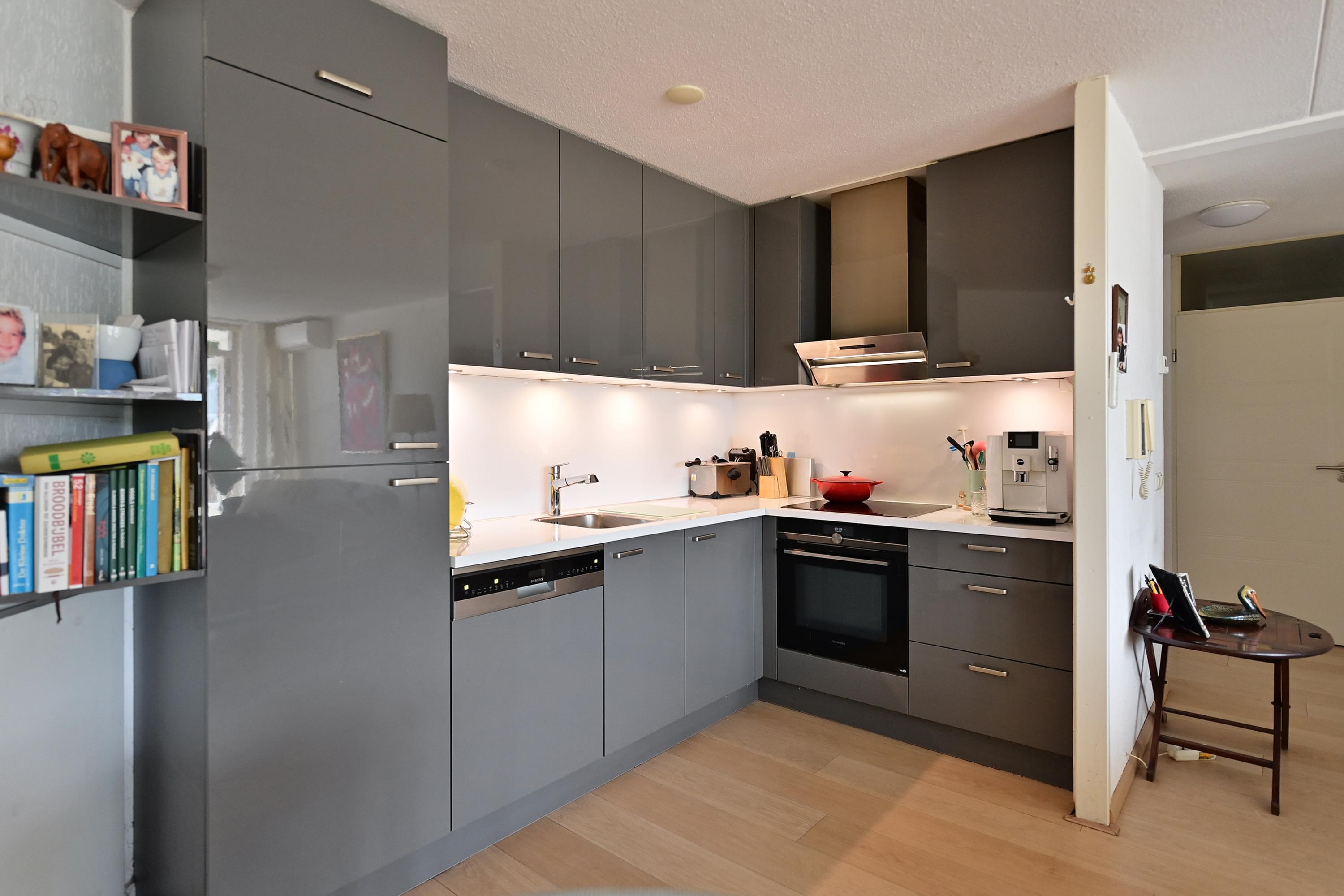 Appartement te koop: Zomerkade 220, Huizen