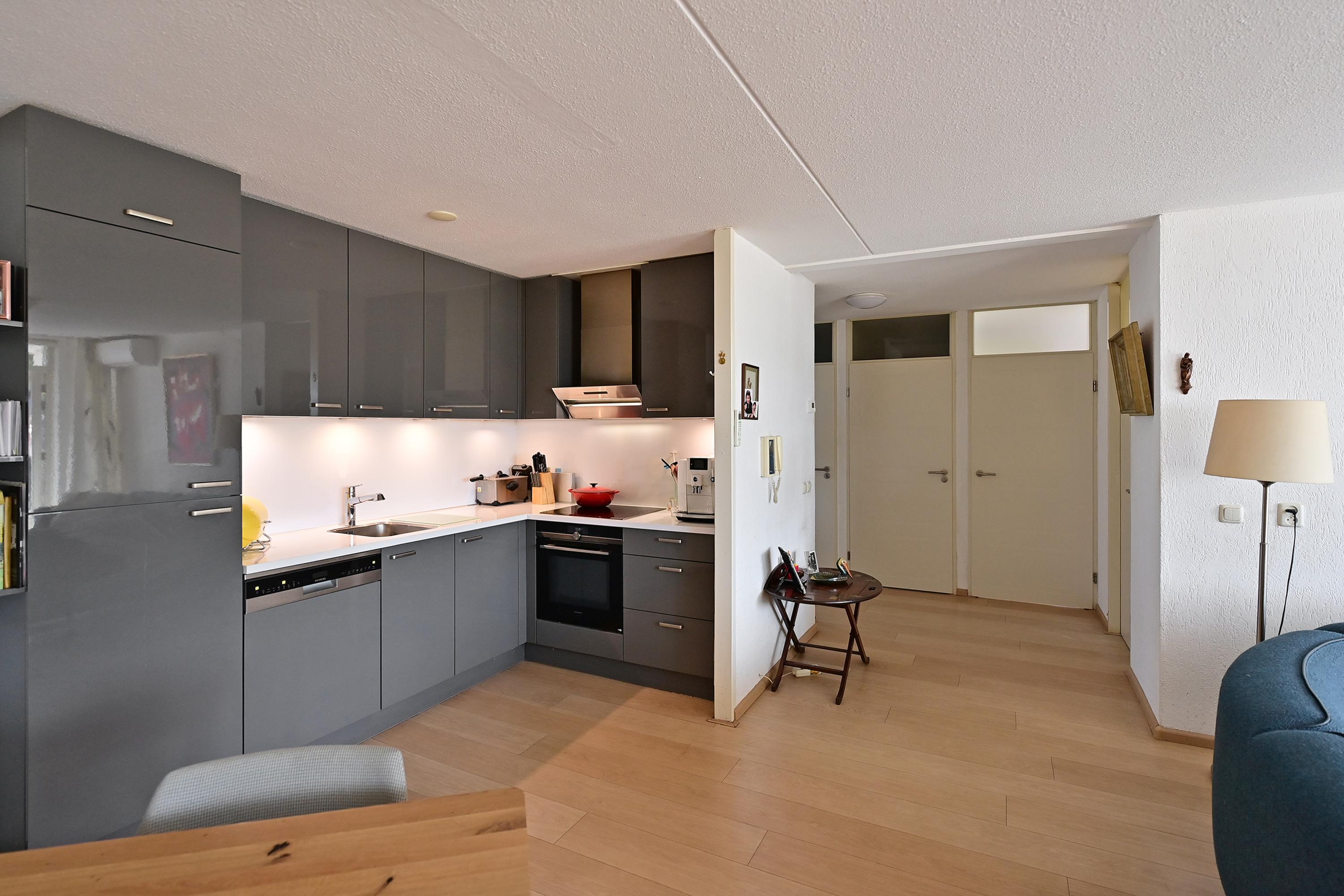 Appartement te koop: Zomerkade 220, Huizen