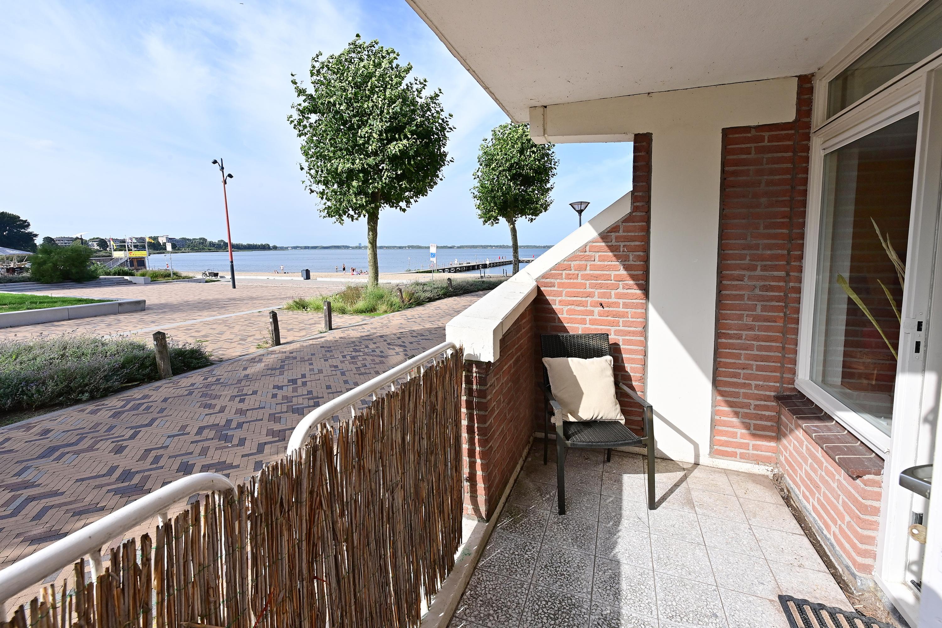 Appartement te koop: Zomerkade 220, Huizen