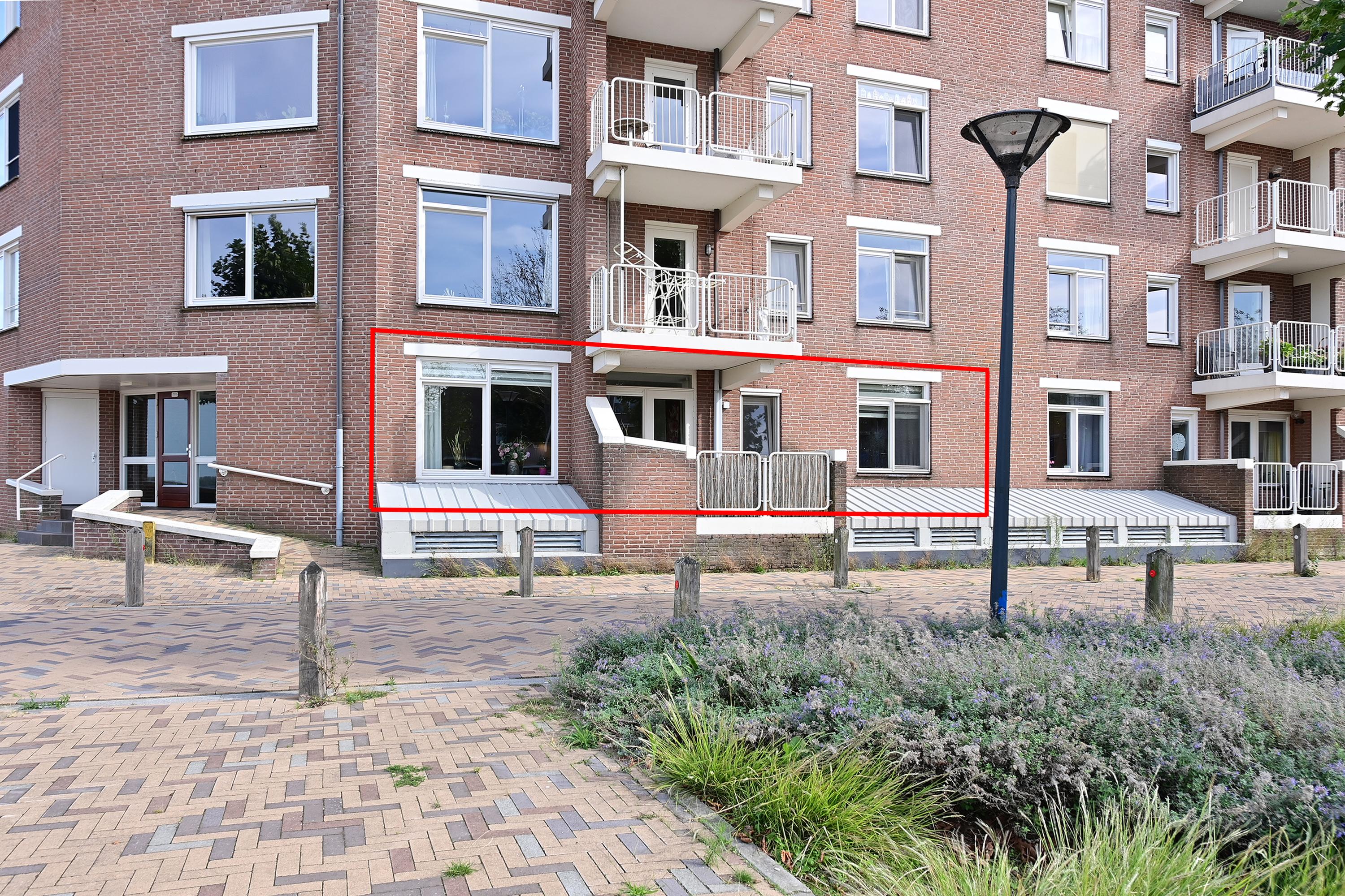 Appartement te koop: Zomerkade 220, Huizen