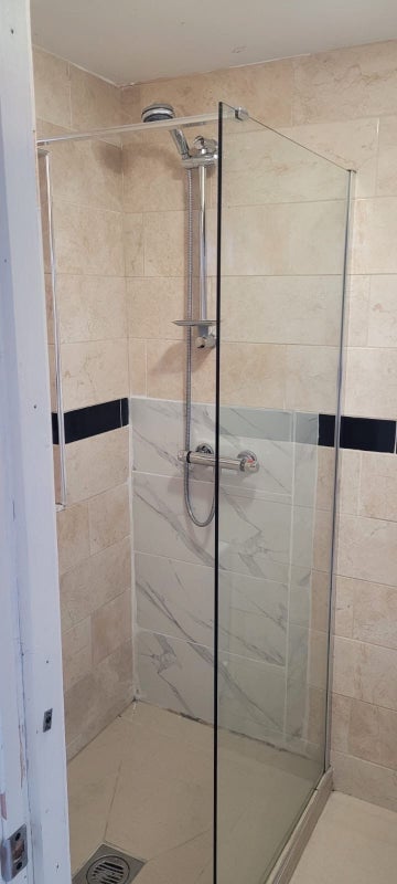 Room Overbury Crescent in Greater London
