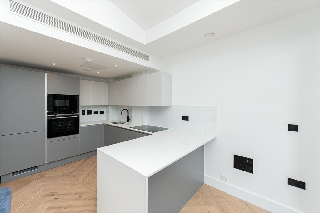 Flat Worgan Street in Greater London
