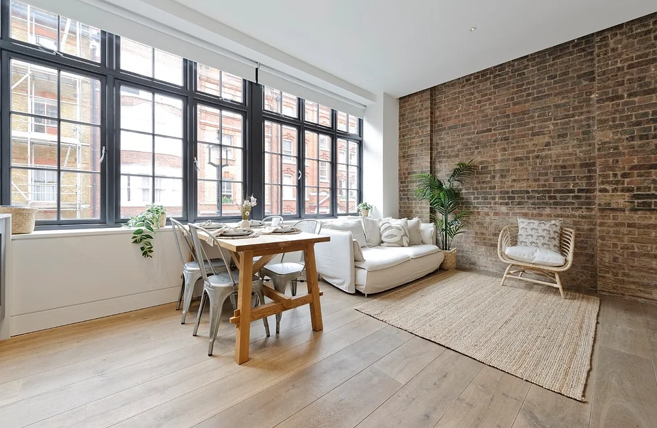 Flat Riding House Street in City of Westminster