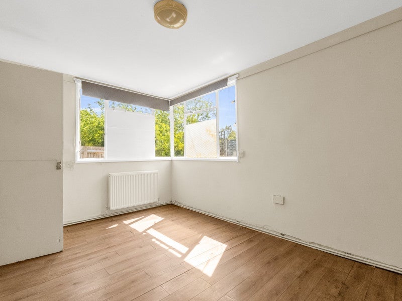 Room Ector Road in Greater London