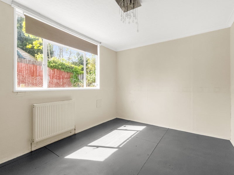 Room Ector Road in Greater London