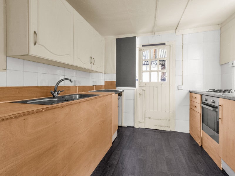 Room Ector Road in Greater London