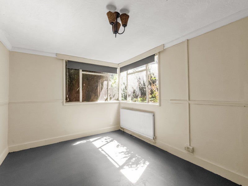 Room Ector Road in Greater London