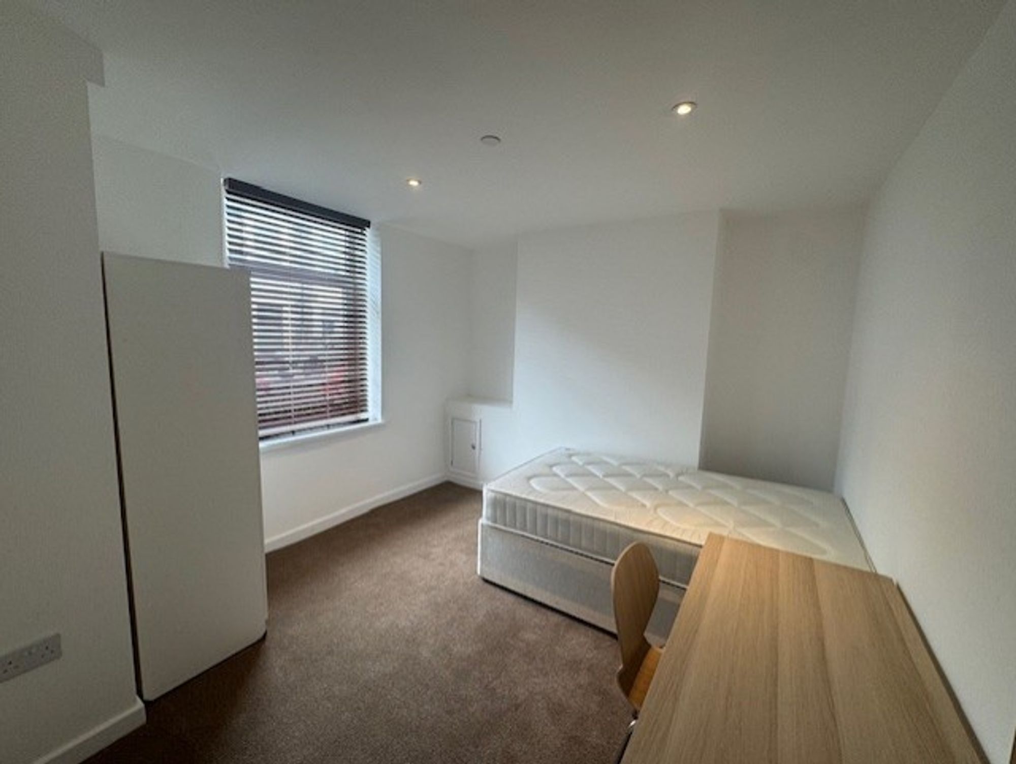 Room Bedford Street in Cardiff