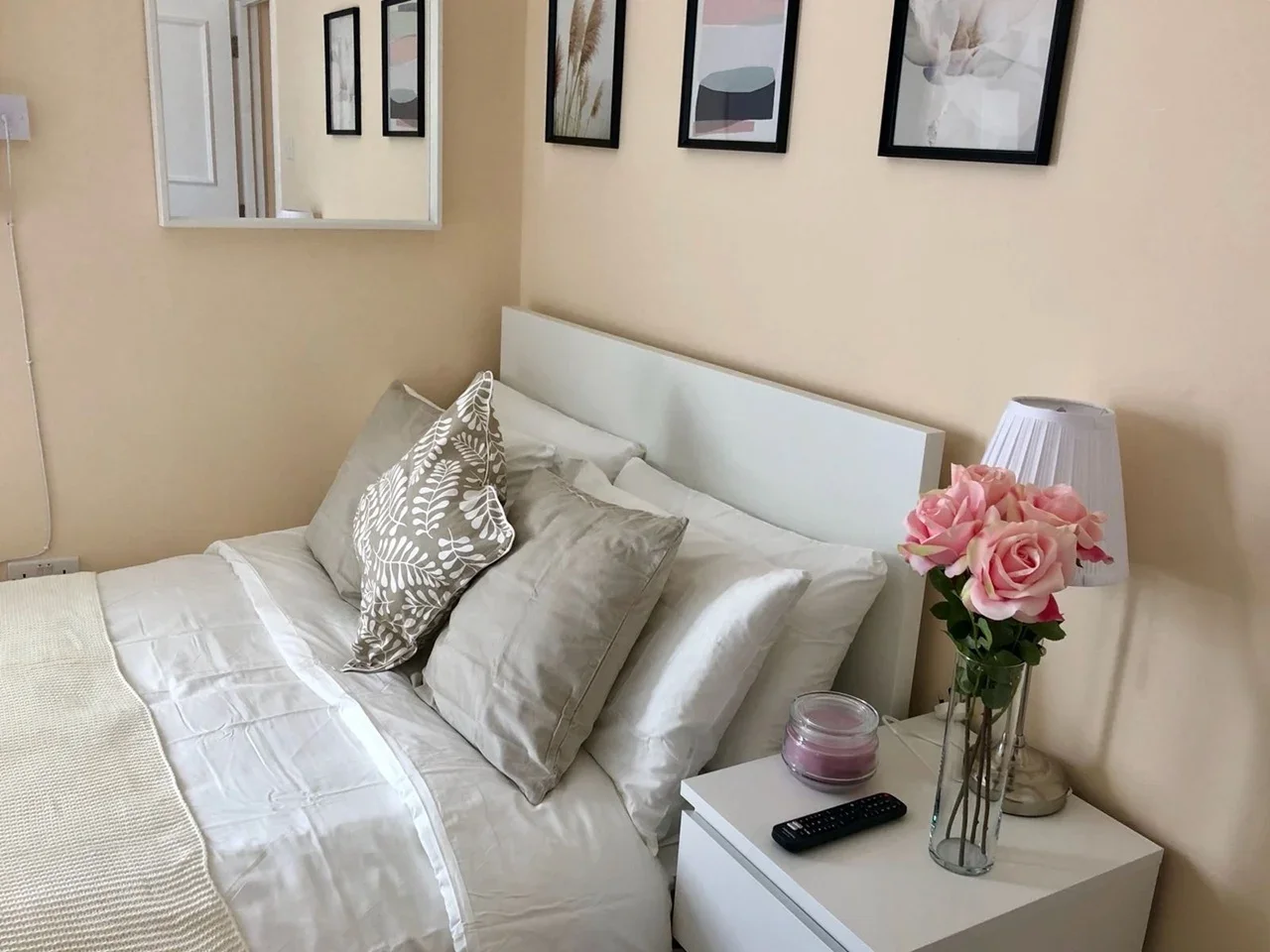 Flat Oaklands Road in Greater London