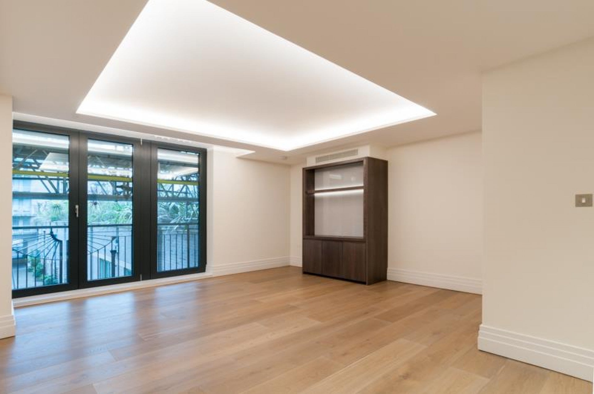 Flat Kensington Gardens Square in City of Westminster