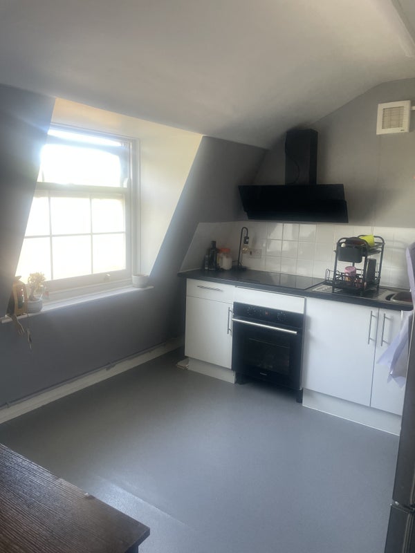 Room Lothian Road in Greater London