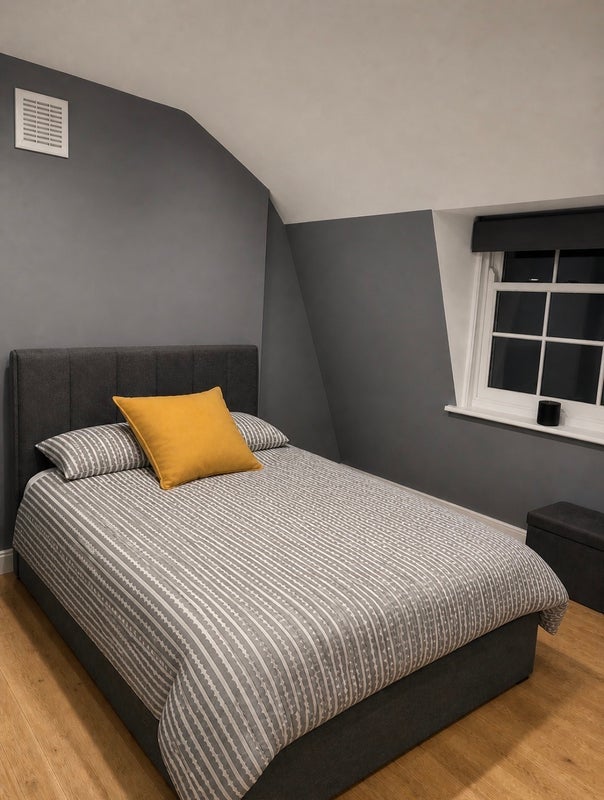Room Lothian Road in Greater London