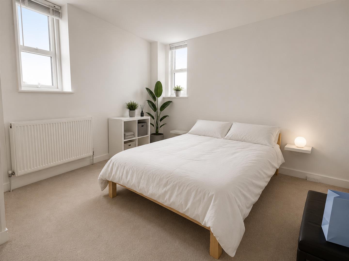 Flat Portview Road in Bristol