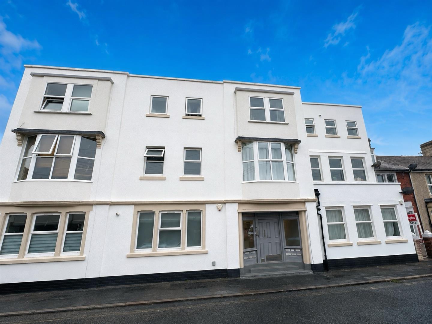 Flat Portview Road in Bristol