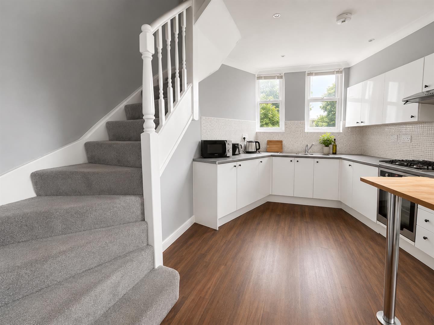 Flat Portview Road in Bristol