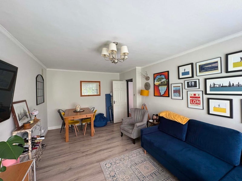 Room St. Ann's Hill in Greater London