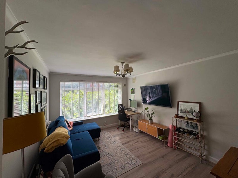 Room St. Ann's Hill in Greater London