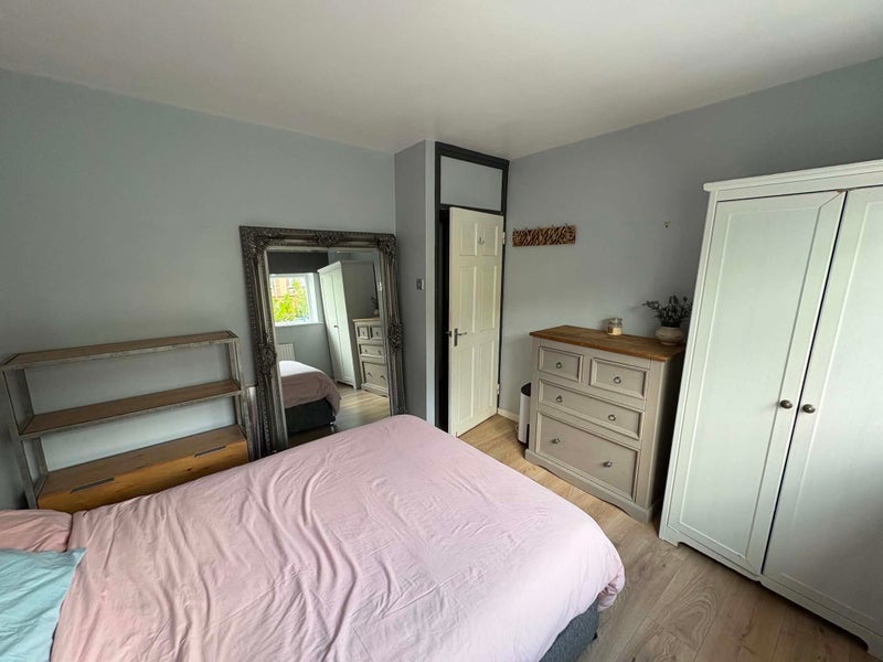 Room St. Ann's Hill in Greater London