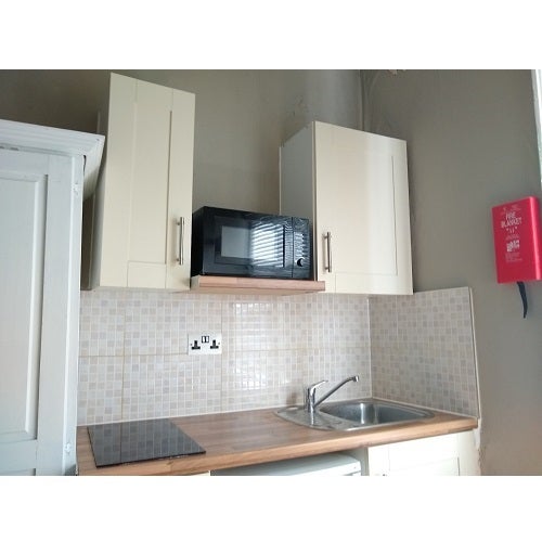 Room Castletown Road in London