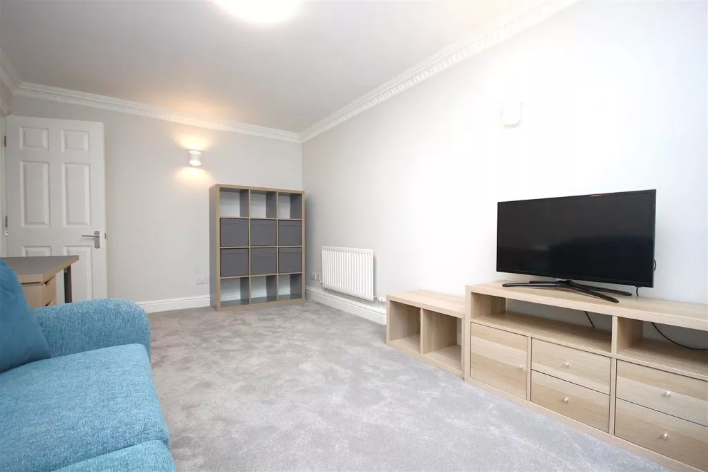 Flat Garlands Road in Mole Valley