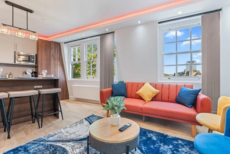 Flat McAuley Close in Greater London