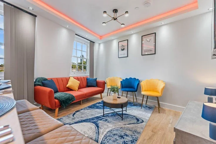 Flat McAuley Close in Greater London